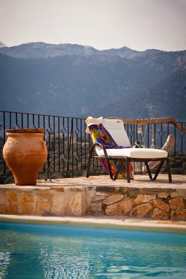 Stone Built Villa Galatia, Poolside & Perfect View Karész Kültér fotó