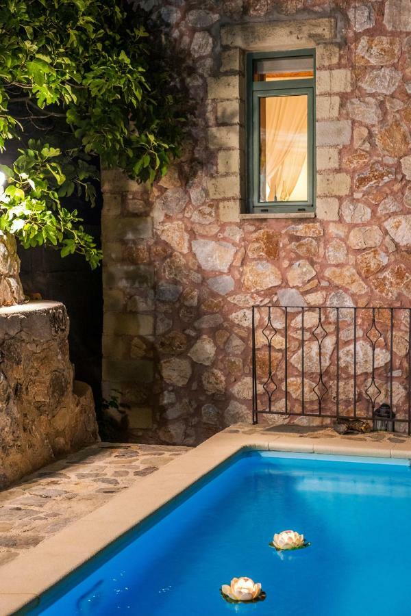 Stone Built Villa Galatia, Poolside & Perfect View Karész Kültér fotó