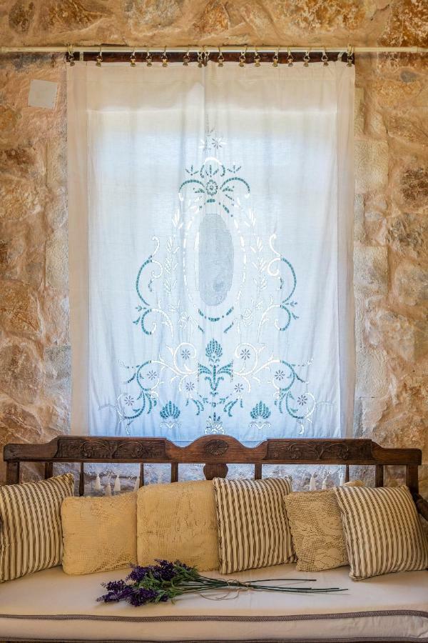 Stone Built Villa Galatia, Poolside & Perfect View Karész Kültér fotó